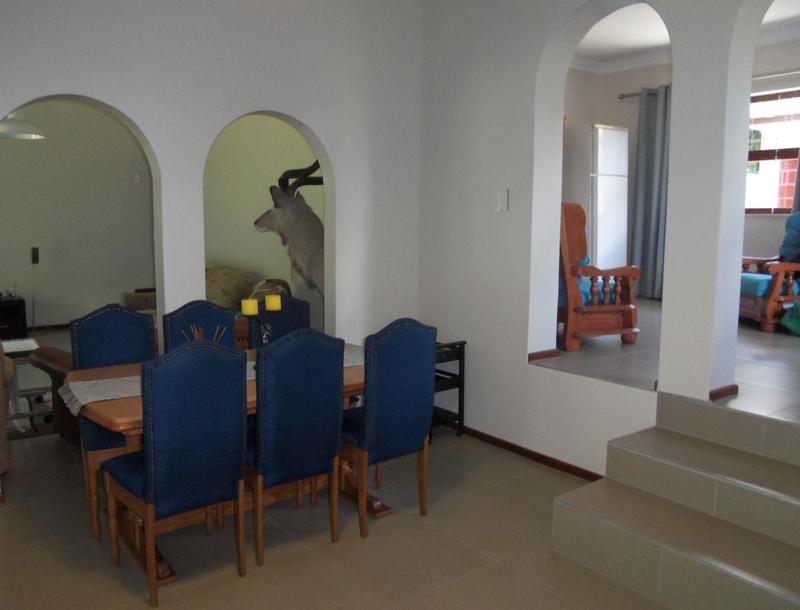 To Let 4 Bedroom Property for Rent in Sonstraal Western Cape